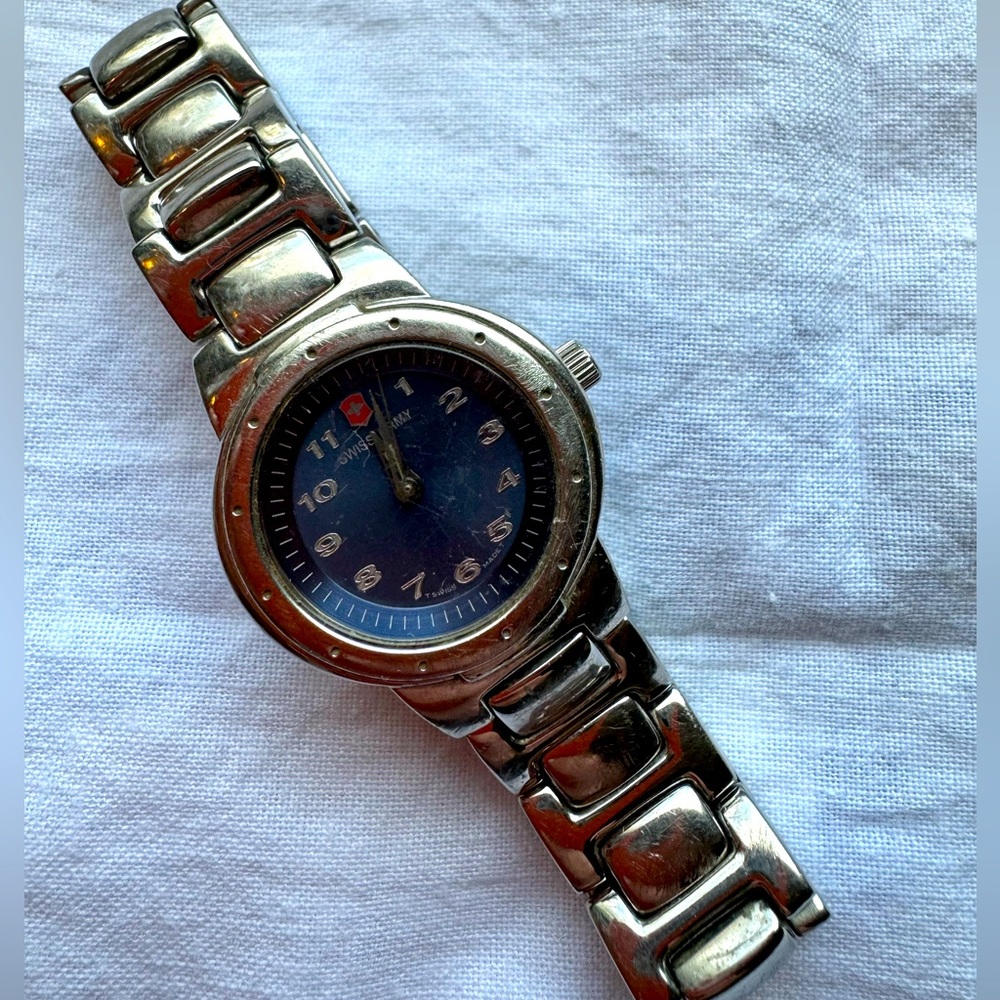 Swiss Army Watch (Women’s)